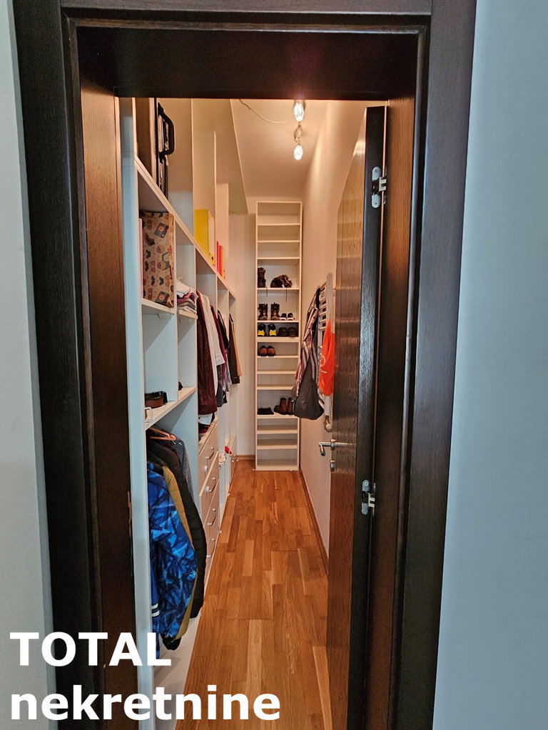 stanovi-4-re-bulevar-1061239-twivg Četvorosoban stan na prodaju, Bulevar, Novi Sad, 110m², 320.000 €