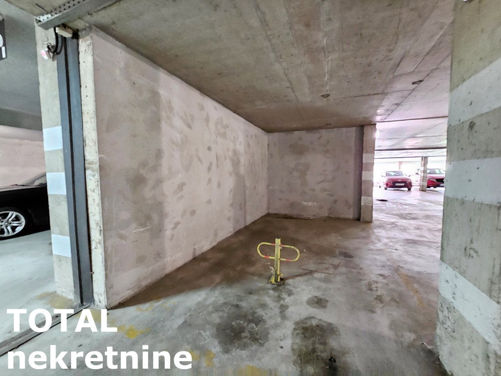 stanovi-4-re-bulevar-1061239-yovf9 Četvorosoban stan na prodaju, Bulevar, Novi Sad, 110m², 320.000 €