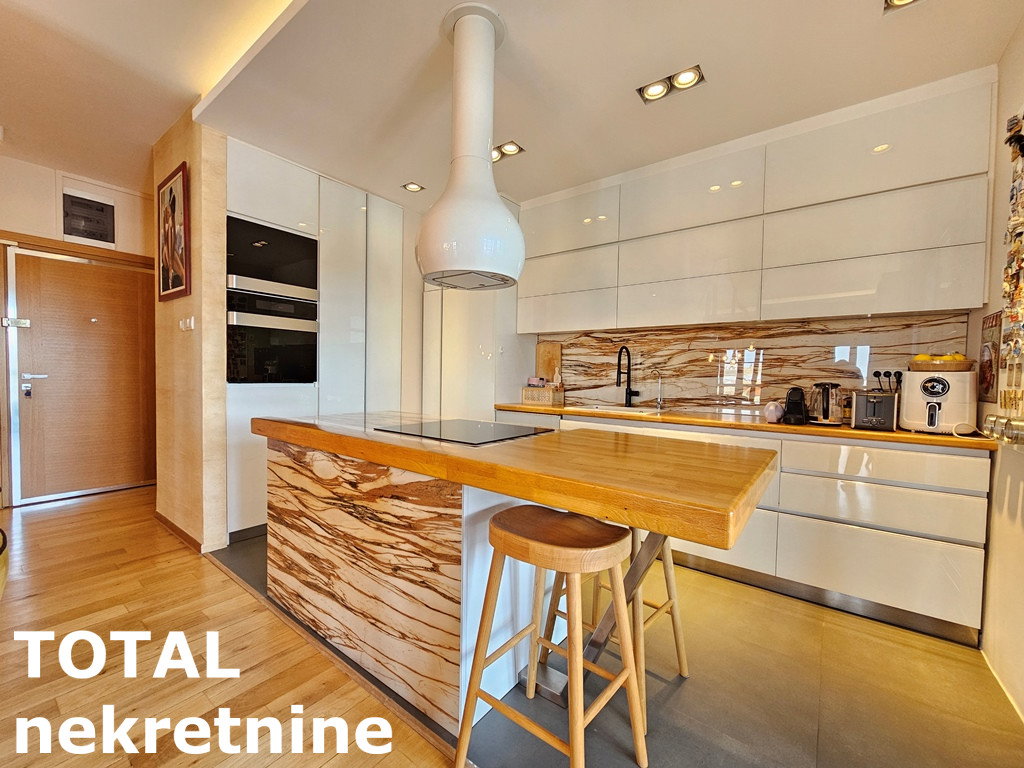 Četvorosoban stan na prodaju, Centar, Novi Sad, 132m², 550.000 €