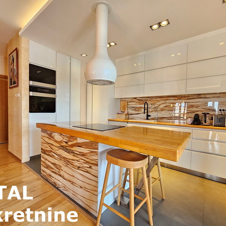 Četvorosoban stan na prodaju, Centar, Novi Sad, 132m², 550.000 €