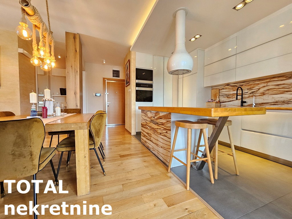 Četvorosoban stan na prodaju, Centar, Novi Sad, 132m², 550.000 €