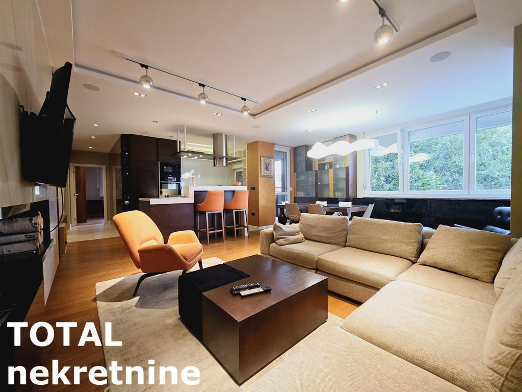 Četvorosoban stan na prodaju, Centar, Novi Sad, 113m², 460.000 €
