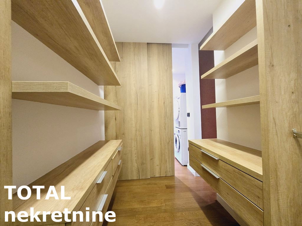 Četvorosoban stan na prodaju, Centar, Novi Sad, 113m², 460.000 €
