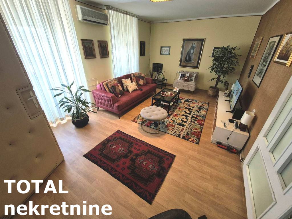 stanovi-4-re-centar-1065979-dcthy Četvorosoban stan na prodaju, Centar, Novi Sad, 115m², 290.000 €