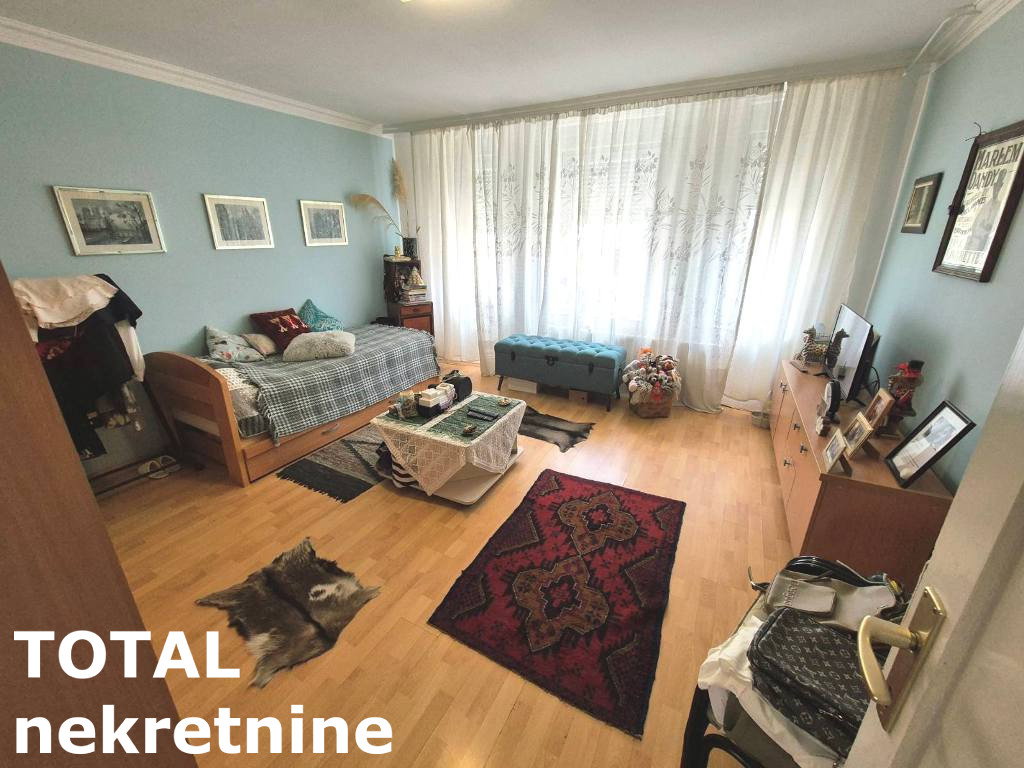 stanovi-4-re-centar-1065979-ykps7 Četvorosoban stan na prodaju, Centar, Novi Sad, 115m², 290.000 €
