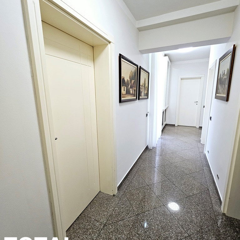 Četvorosoban stan na prodaju, Centar, Novi Sad, 105m², 310.000 €