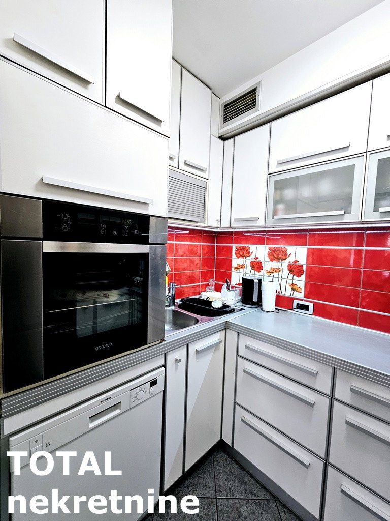 stanovi-4-re-centar-1100389-zet0e Četvorosoban stan na prodaju, Centar, Novi Sad, 105m², 310.000 €
