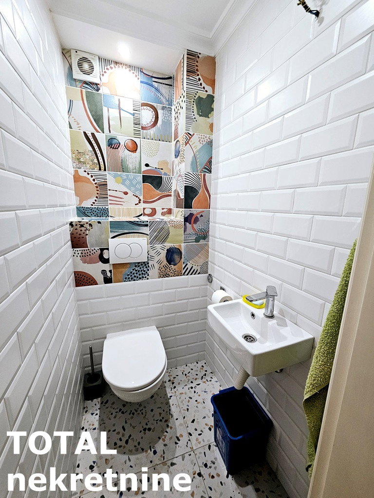 stanovi-4-re-centar-1100594-g50t7 Četvorosoban stan na prodaju, Centar, Novi Sad, 117m², 370.000 €