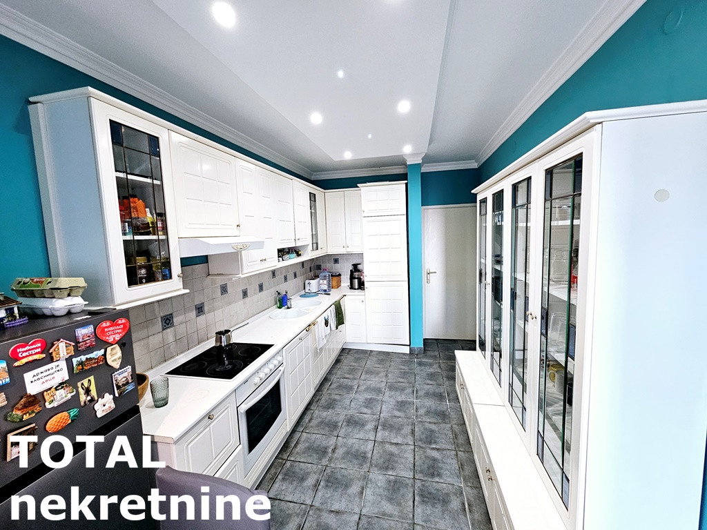 stanovi-4-re-centar-1100594-qyj2c Četvorosoban stan na prodaju, Centar, Novi Sad, 117m², 370.000 €