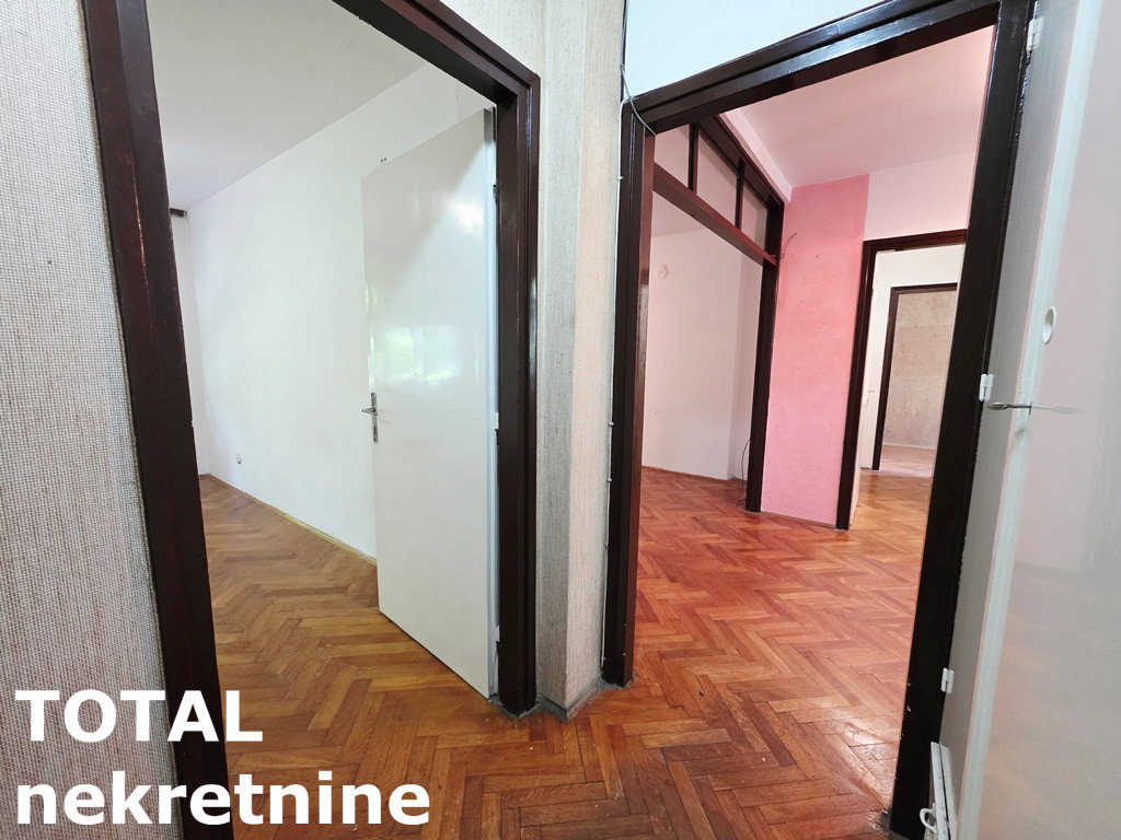 stanovi-4-re-centar-1102326-4cuuw Četvorosoban stan na prodaju, Centar, Novi Sad, 90m², 289.000 €