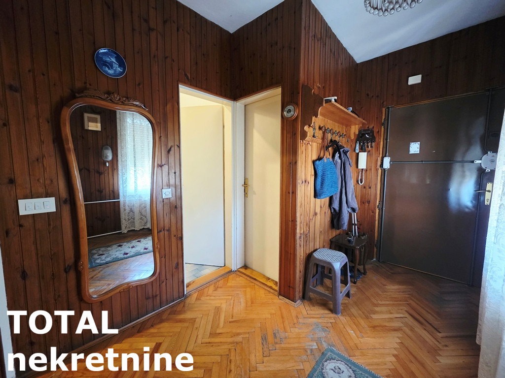stanovi-4-re-centar-1102880-ym4ux Četvorosoban stan na prodaju, Centar, Novi Sad, 130m², 399.000 €