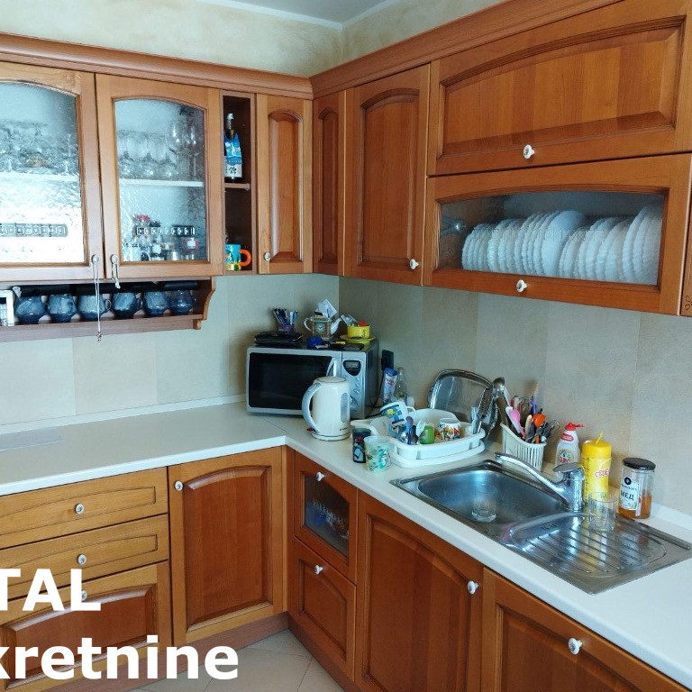 Četvorosoban stan na prodaju, Grbavica, Novi Sad, 115m², 291.000 €