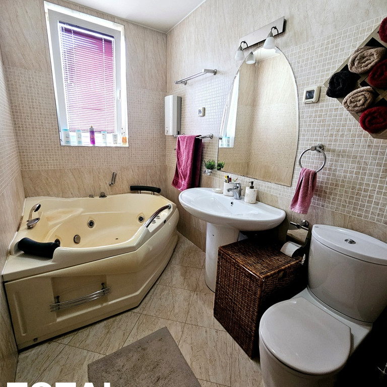 Četvorosoban stan na prodaju, Grbavica, Novi Sad, 115m², 291.000 €