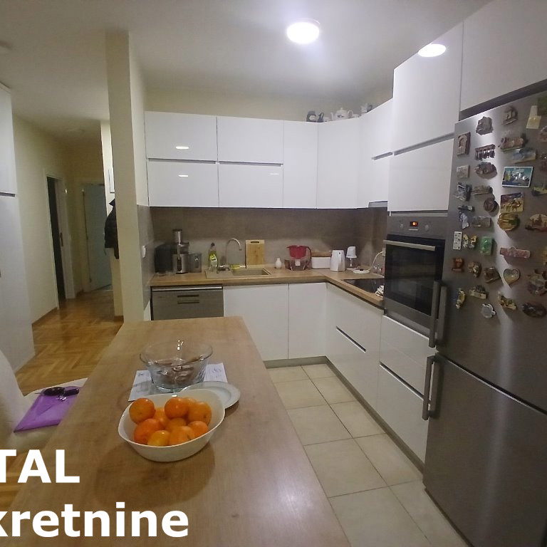 Četvorosoban stan na prodaju, Nova Detelinara, Novi Sad, 92m², 273.000 €