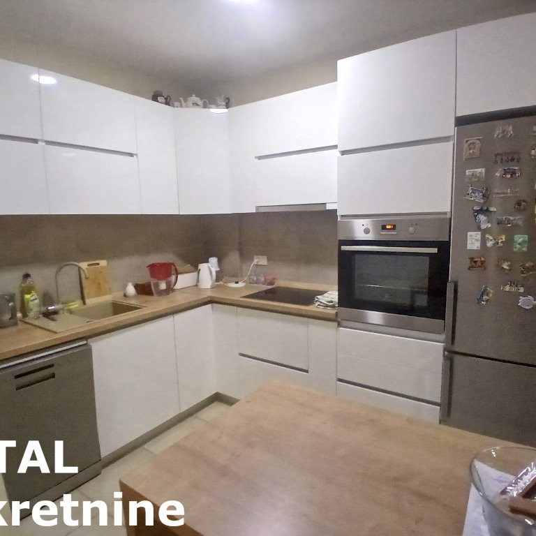 Četvorosoban stan na prodaju, Nova Detelinara, Novi Sad, 92m², 273.000 €