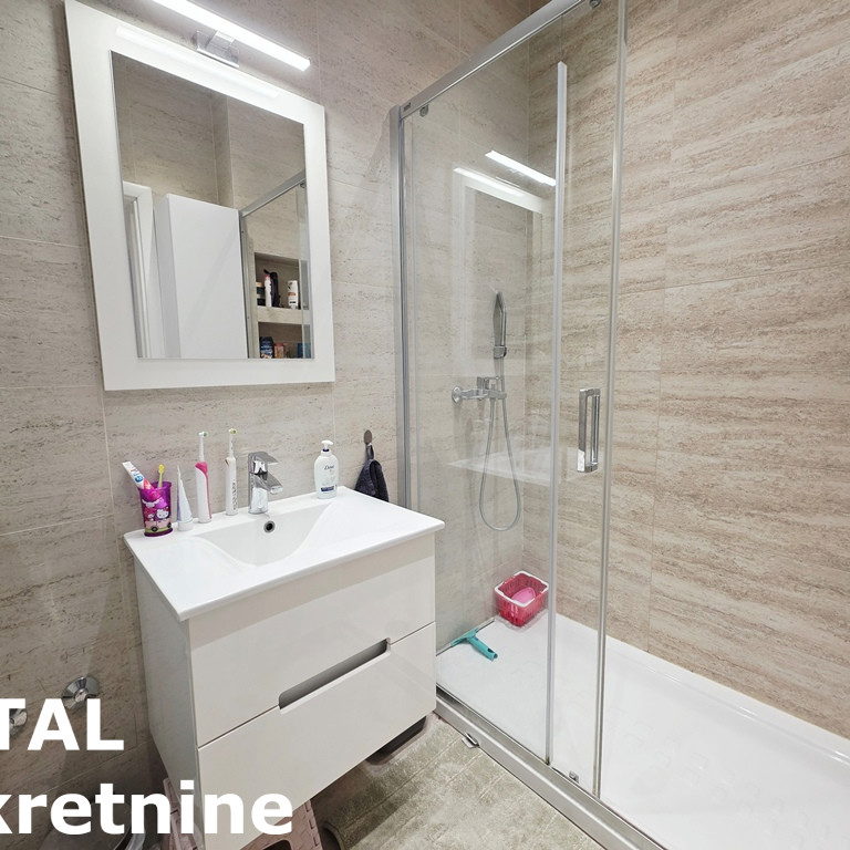 Četvorosoban stan na prodaju, Nova Detelinara, Novi Sad, 97m², 300.700 €