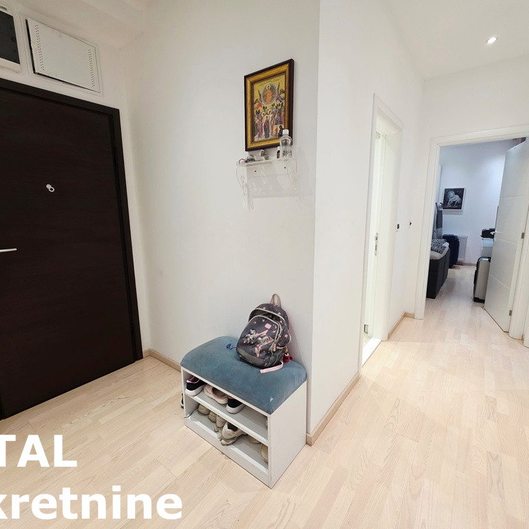 Četvorosoban stan na prodaju, Nova Detelinara, Novi Sad, 97m², 300.700 €
