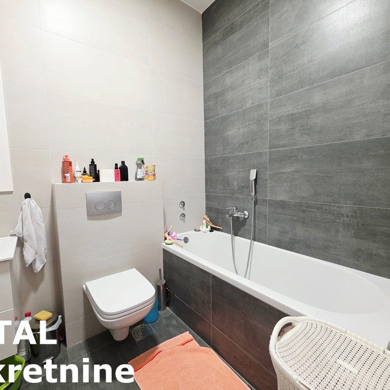 Četvorosoban stan na prodaju, Nova Detelinara, Novi Sad, 97m², 300.700 €