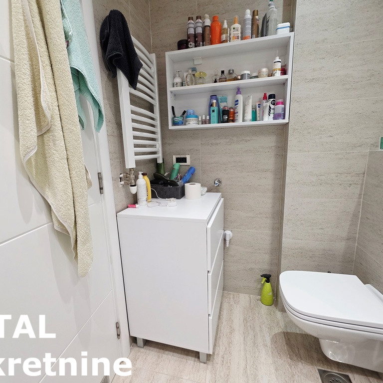 Četvorosoban stan na prodaju, Nova Detelinara, Novi Sad, 97m², 300.700 €