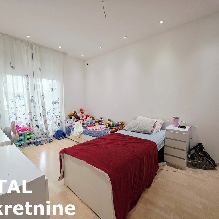 Četvorosoban stan na prodaju, Nova Detelinara, Novi Sad, 97m², 300.700 €