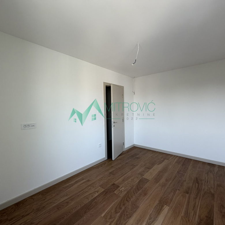 Četvorosoban stan na prodaju, Salajka, Novi Sad, 80m², 290.000 €