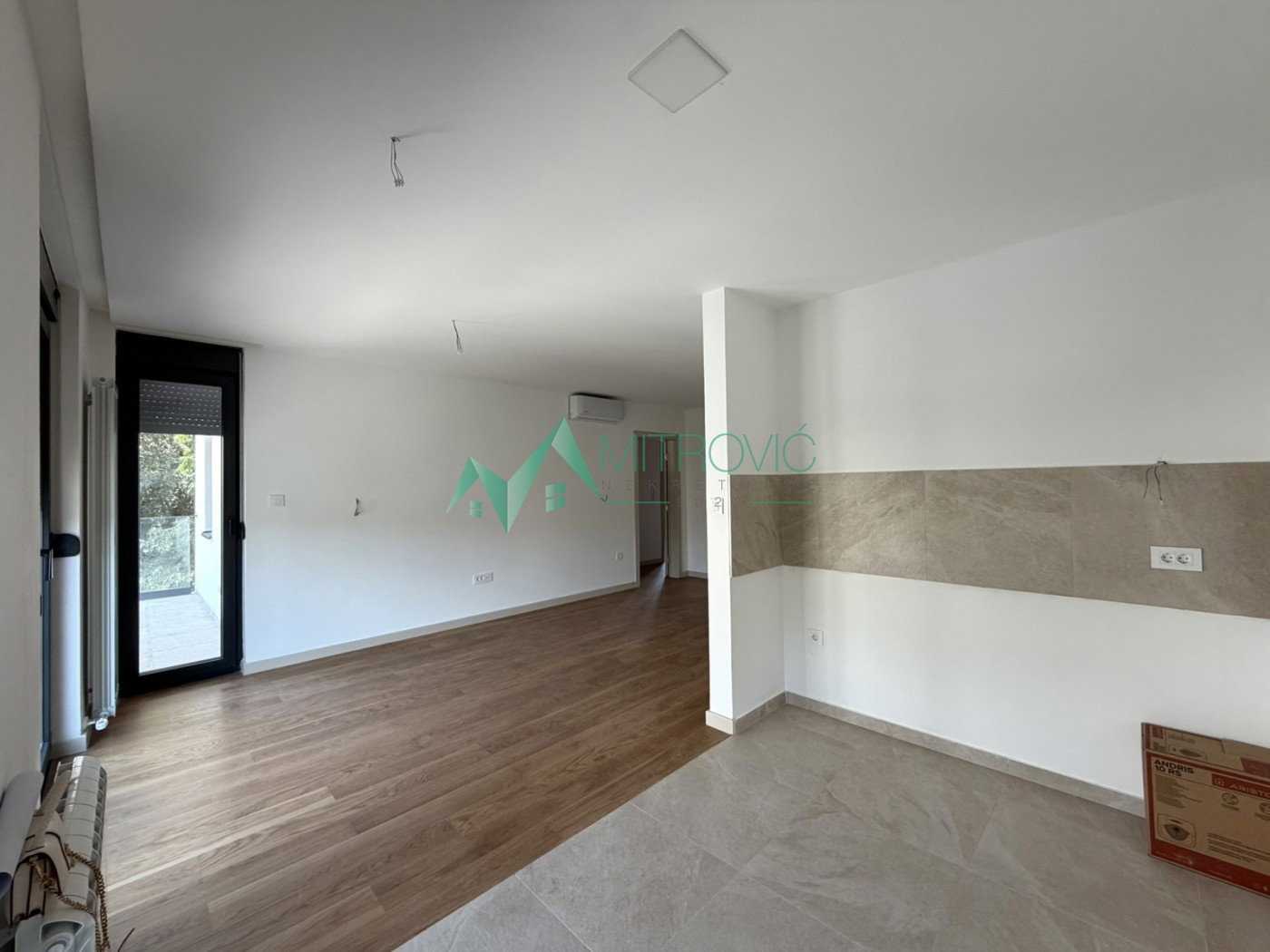 Četvorosoban stan na prodaju, Salajka, Novi Sad, 80m², 290.000 €