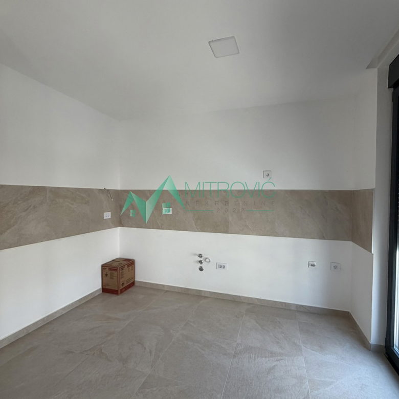Stan Prodaja Novi Sad  80 m2