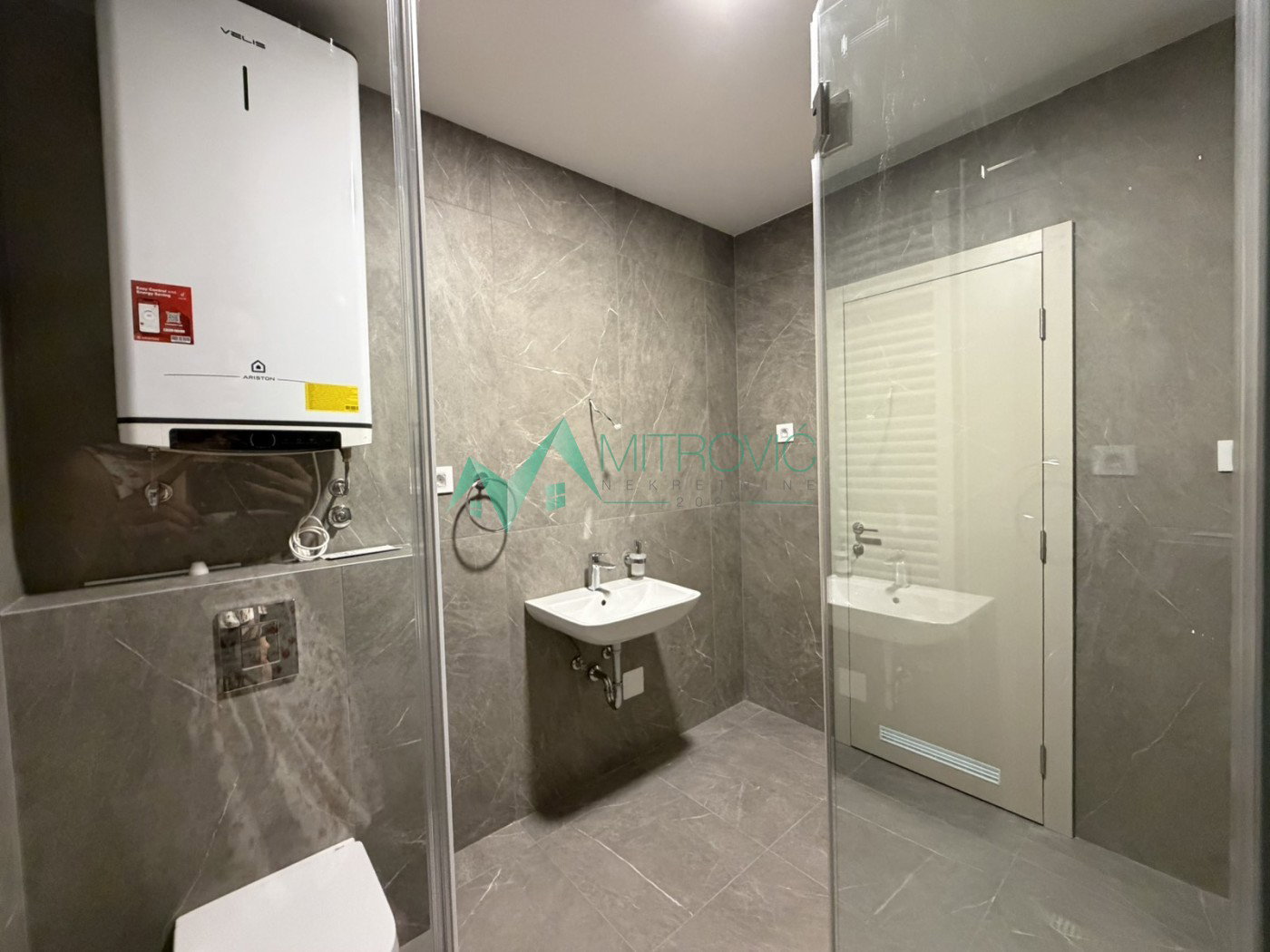 Četvorosoban stan na prodaju, Salajka, Novi Sad, 80m², 290.000 €