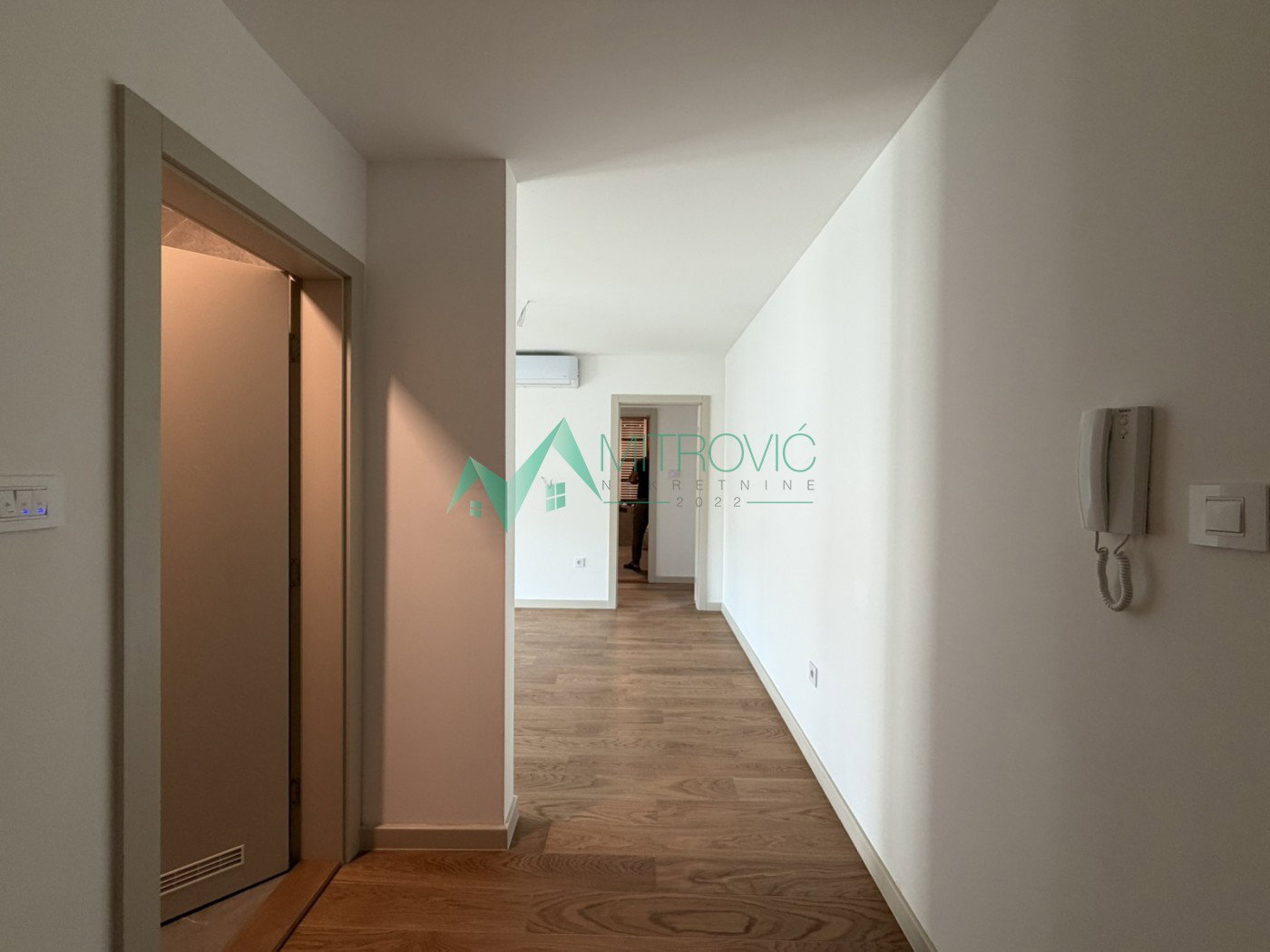 Stan Prodaja Novi Sad  80 m2