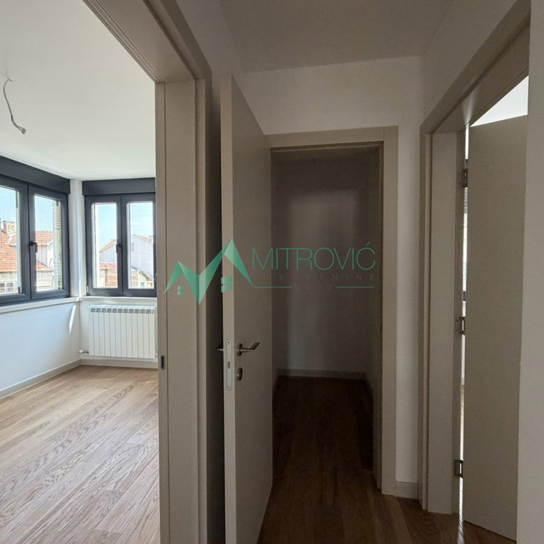 Četvorosoban stan na prodaju, Salajka, Novi Sad, 80m², 290.000 €
