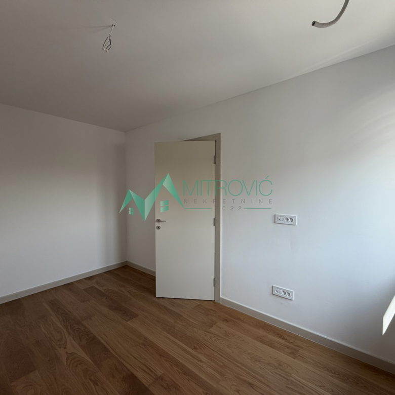 Četvorosoban stan na prodaju, Salajka, Novi Sad, 80m², 290.000 €