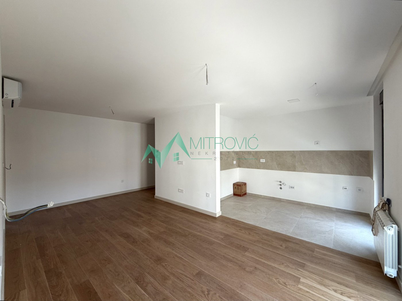 Stan Prodaja Novi Sad  80 m2