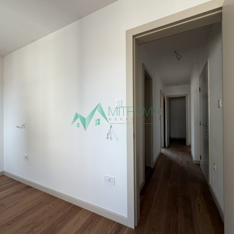 Četvorosoban stan na prodaju, Salajka, Novi Sad, 80m², 290.000 €