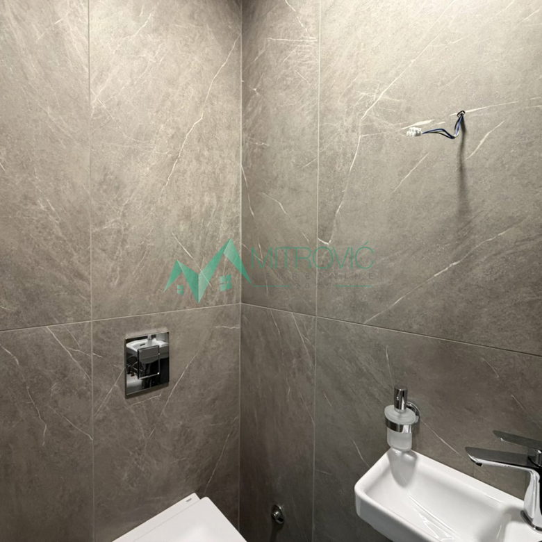 Četvorosoban stan na prodaju, Salajka, Novi Sad, 80m², 290.000 €