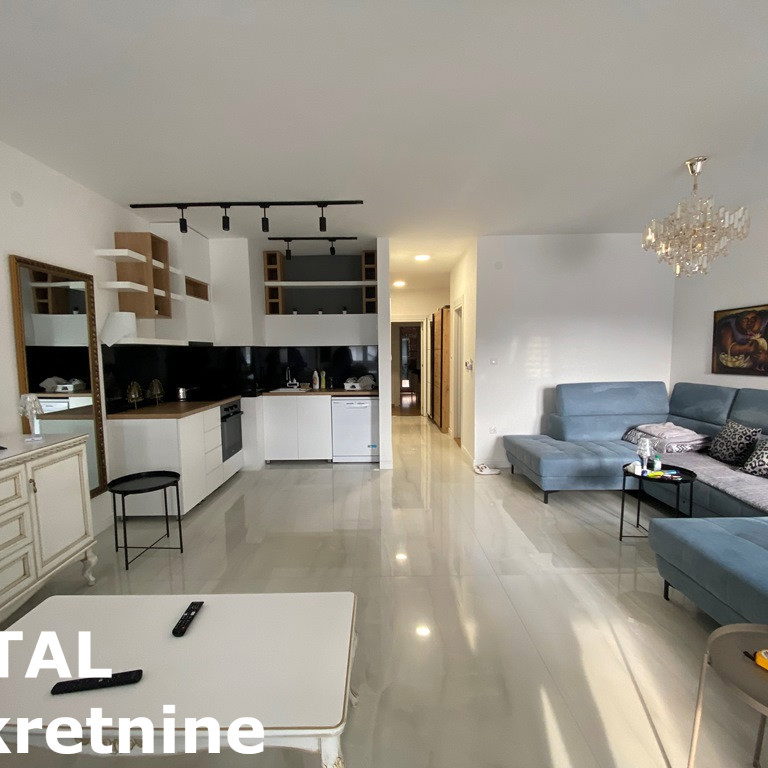 Četvorosoban stan na prodaju, Salajka, Novi Sad, 80m², 236.900 €