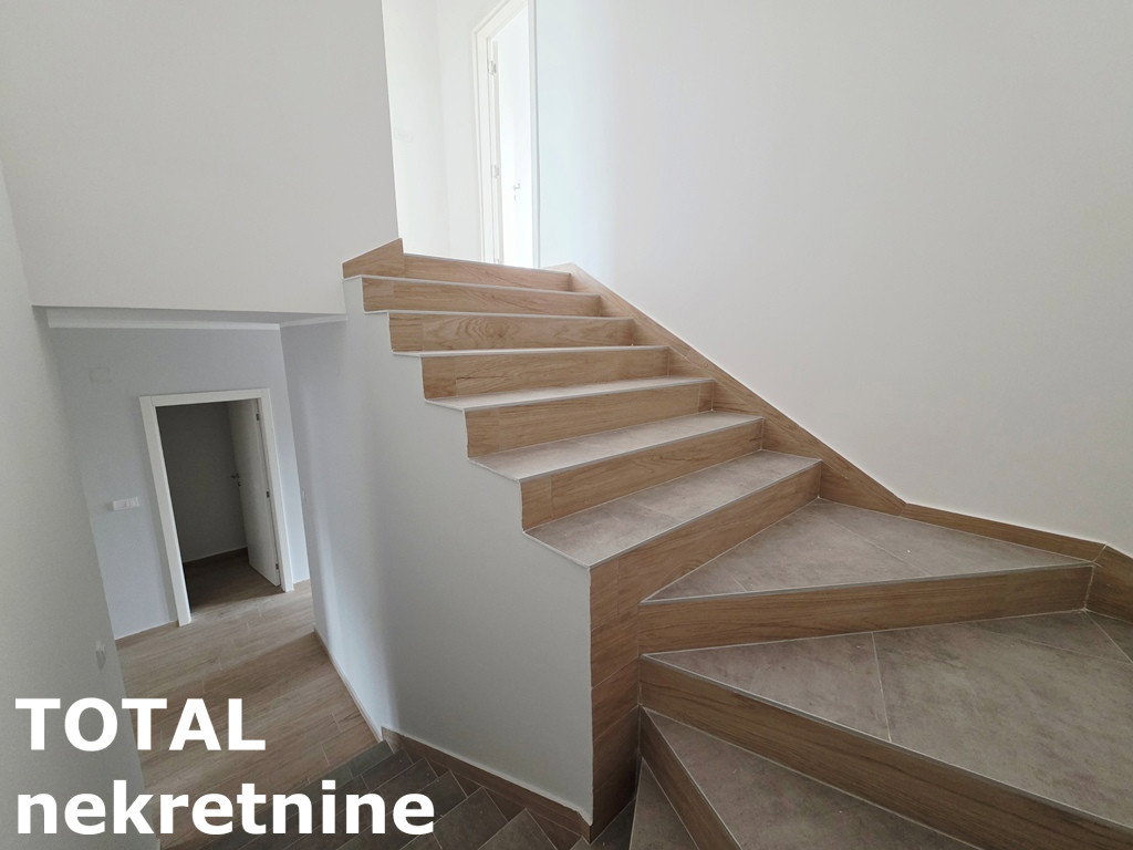 stanovi-5-pe-bulevar-patrijarha-pavla-1101671-7p20p Petosoban stan na prodaju, Bulevar Patrijarha Pavla, Novi Sad, 154m², 338.800 €