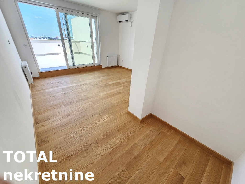 Stan Prodaja Novi Sad  185 m2