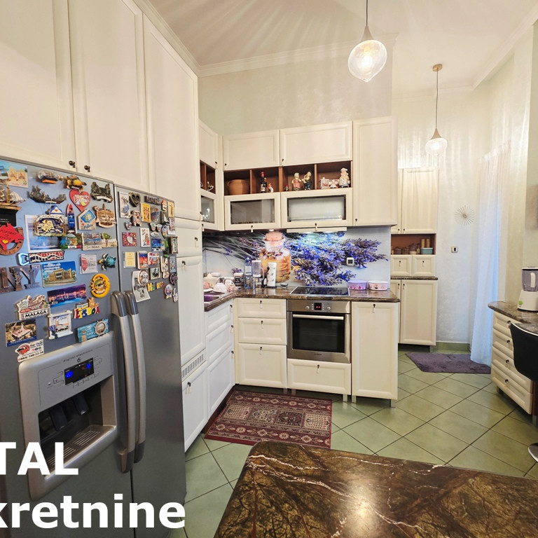 Petosoban stan na prodaju, Grbavica, Novi Sad, 359m², 628.000 €