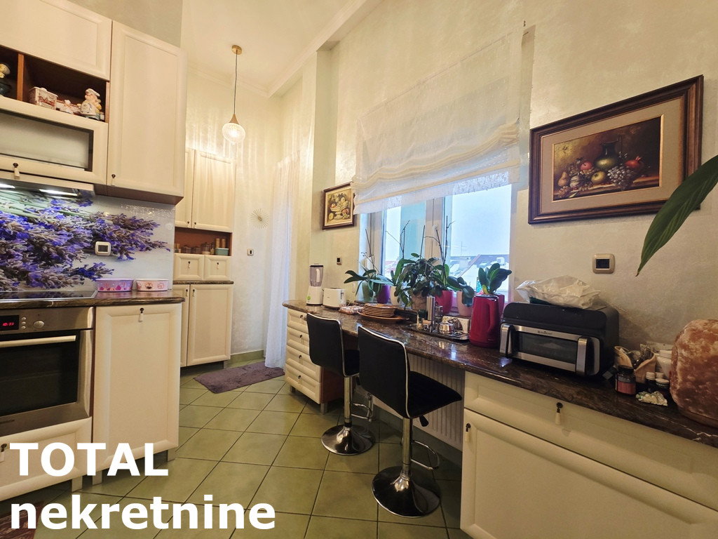 stanovi-5-pe-grbavica-1097899-wtpql Petosoban stan na prodaju, Grbavica, Novi Sad, 359m², 628.000 €