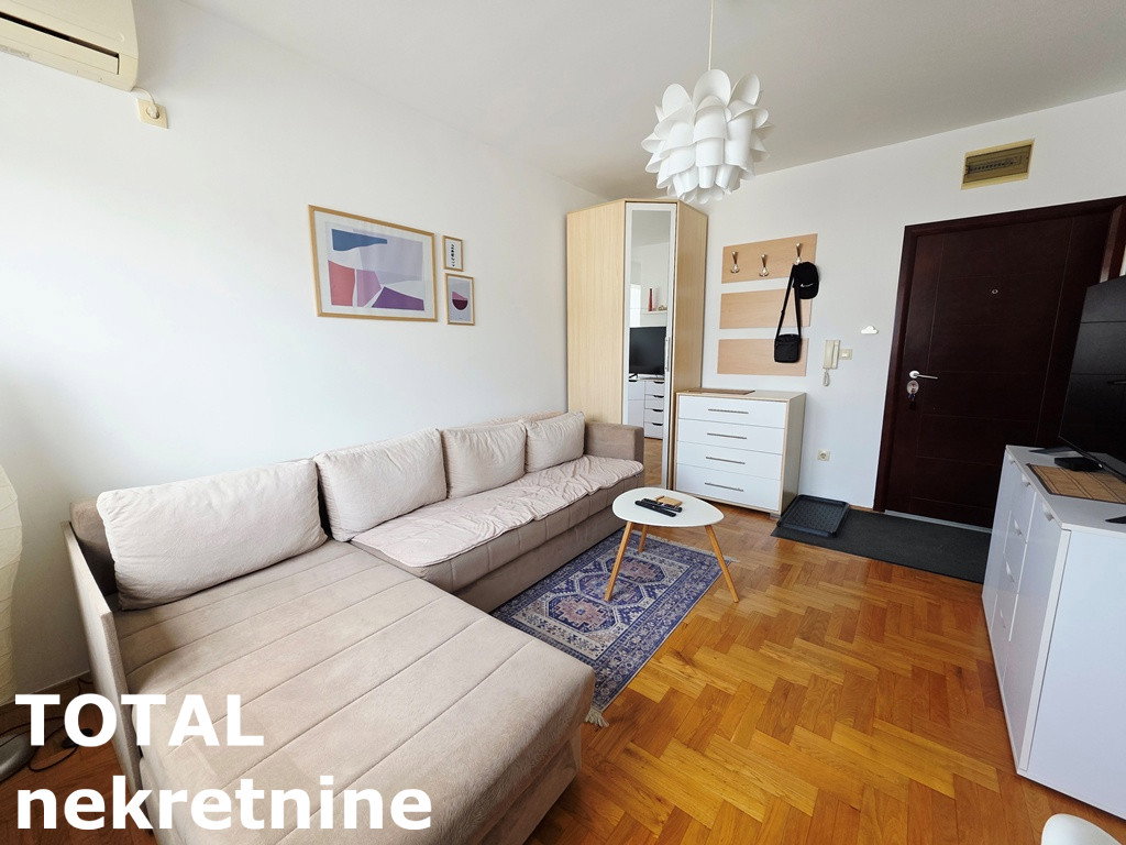 Garsonjera na prodaju, Centar, Novi Sad, 24m², 95.000 €