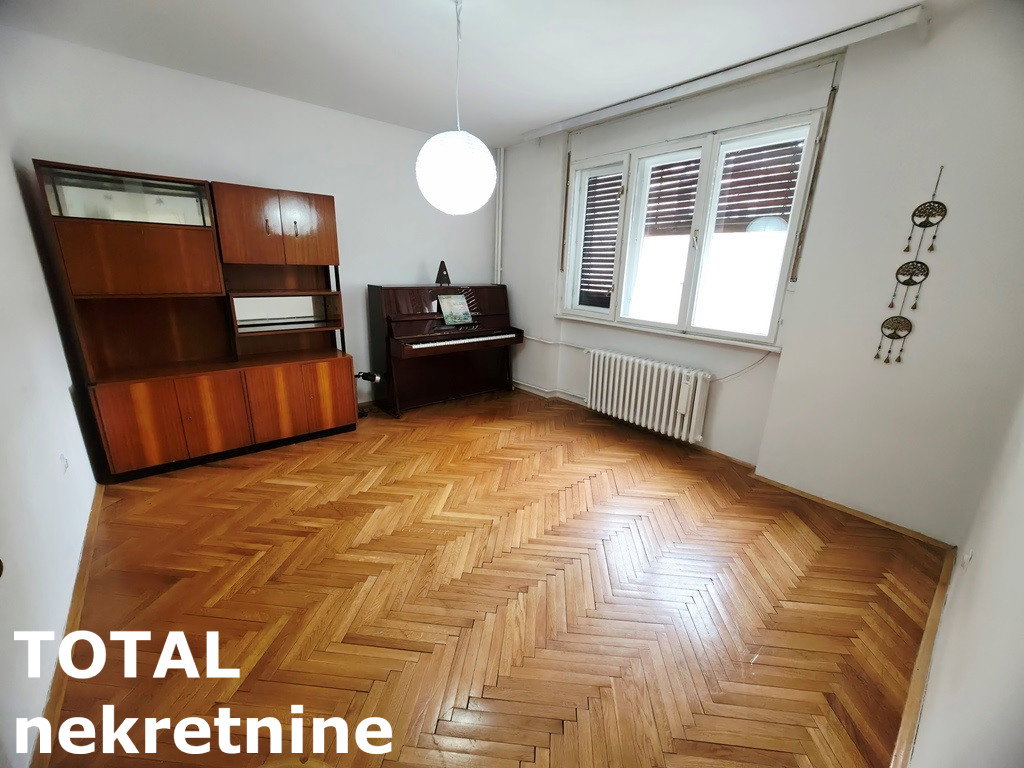 stanovi-5-re-centar-1103077-yxzxg Petosoban stan na prodaju, Centar, Novi Sad, 105m², 250.000 €