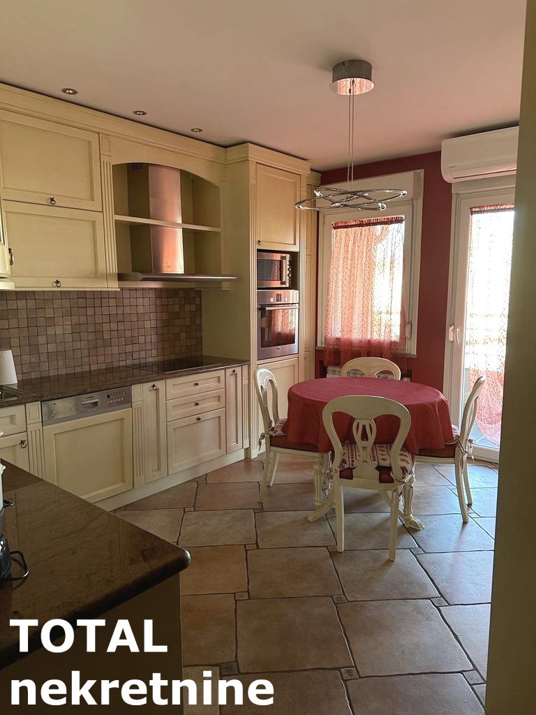 Višesoban stan na prodaju, Centar, Novi Sad, 266m², 494.400 €