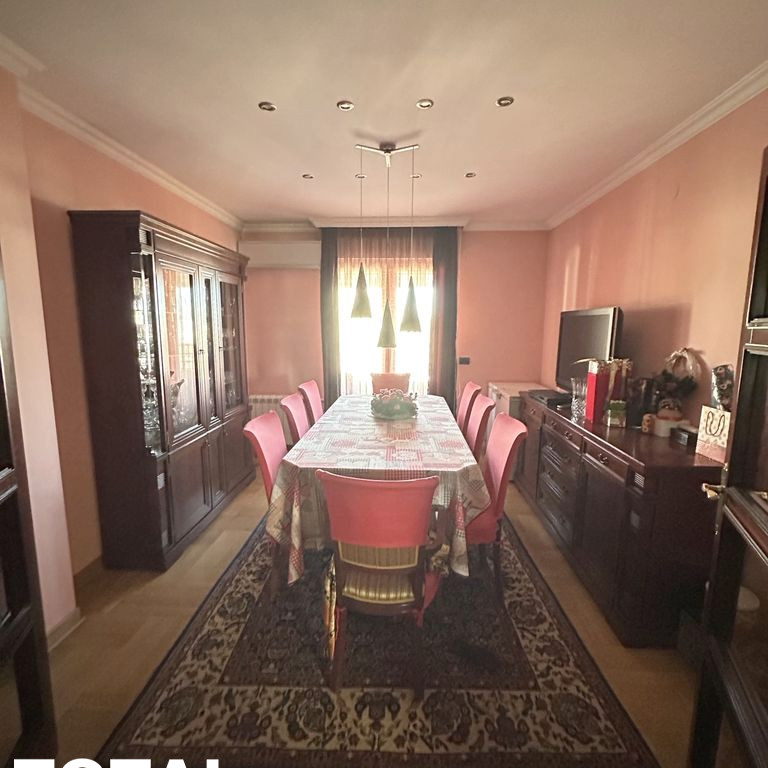 Stan Prodaja Novi Sad  266 m2