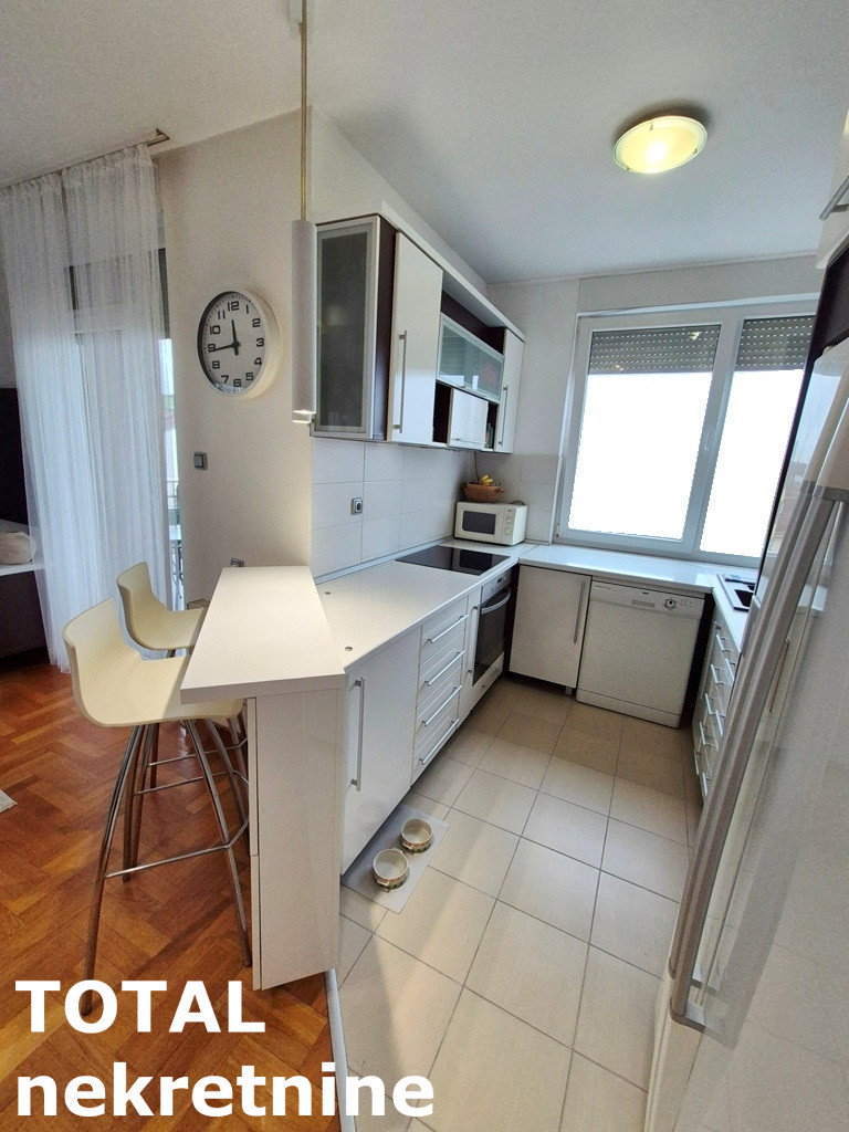 Višesoban stan na prodaju, Centar, Novi Sad, 144m², 432.000 €