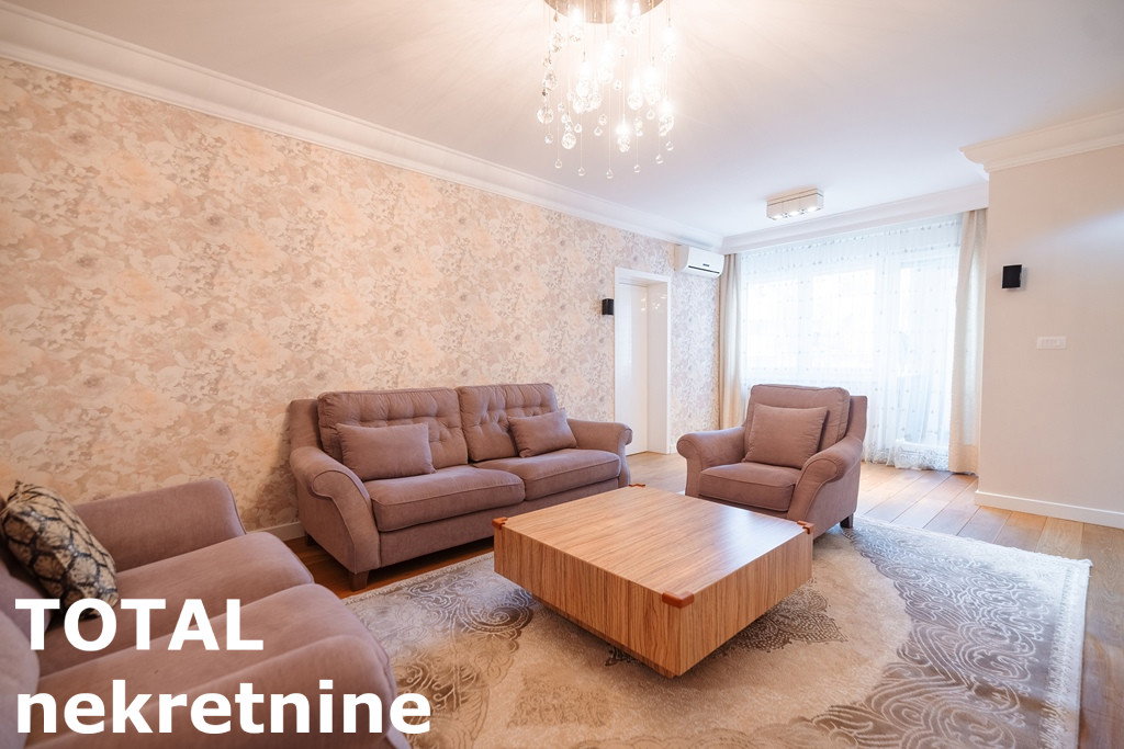 Višesoban stan na prodaju, Bulevar, Novi Sad, 213m², 617.700 €