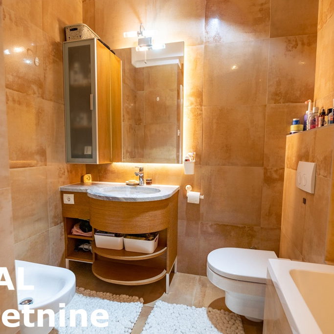 Višesoban stan na prodaju, Bulevar, Novi Sad, 213m², 617.700 €