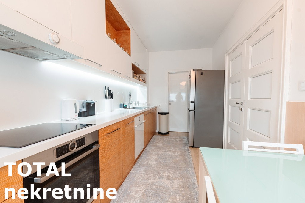 Višesoban stan na prodaju, Bulevar, Novi Sad, 213m², 617.700 €