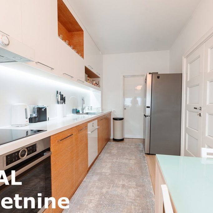 Višesoban stan na prodaju, Bulevar, Novi Sad, 213m², 617.700 €