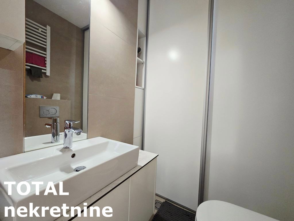 Višesoban stan na prodaju, Centar, Novi Sad, 352m², 1.573.840 €