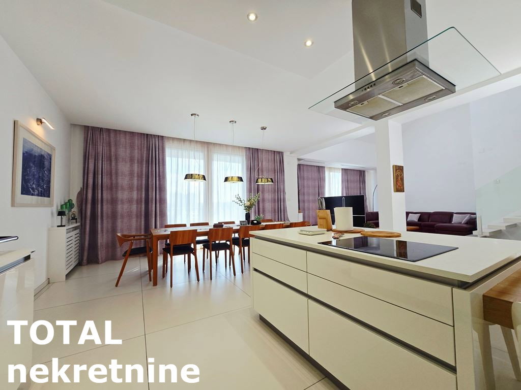 Višesoban stan na prodaju, Centar, Novi Sad, 352m², 1.573.840 €